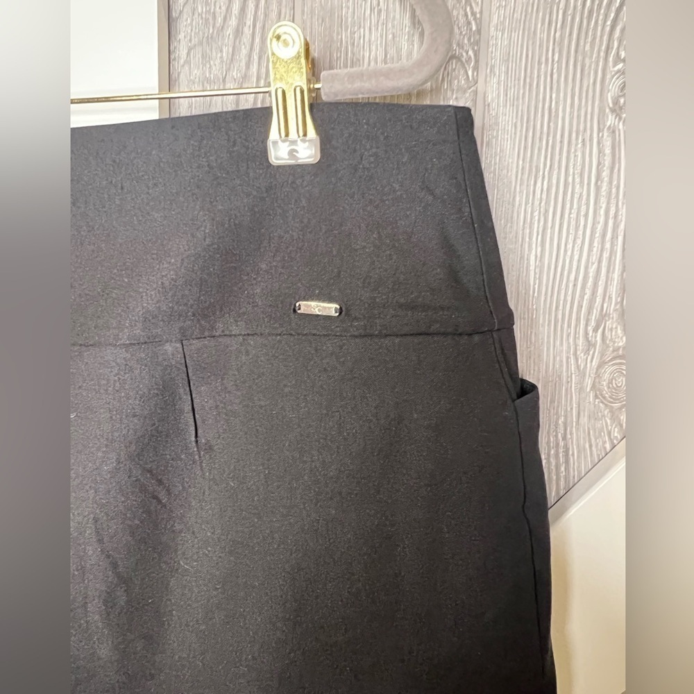 D19.08 Like new SC & Co. Women's 360 Degrees Tummy Control Skort (Black, XL) - Picture 4 of 7